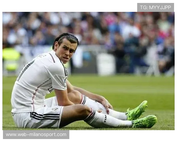 利物浦右边后卫位置伤病危机,弗林蓬、布拉德利、远藤航接连伤缺 利物浦右边后卫位置伤病危机,弗林蓬、布拉德利、远藤航接连伤缺