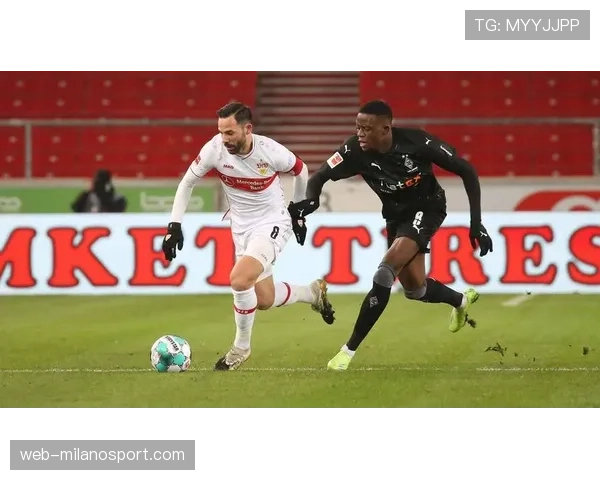 德甲第26轮焦点战半场战报：拜仁慕尼黑1-1暂平斯图加特